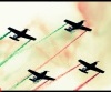 Pokaz dynamiczny samolotów z kolorowym dymem (photo)