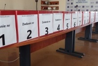 Weryfikacja głosów odbywa się w sali sesyjnej Urzędu Miasta Leszna (photo)