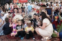 Pamiątkowe zdjęcie z królewską parą (photo)