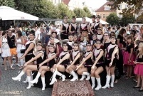 Pamiątkowe zdjęcie z królewską parą (photo)