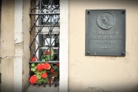  (photo)