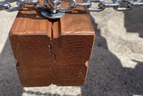 Wadliwe elementy na placu zabaw (photo)