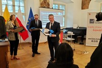 Leszno zwycięzcą Grunt na medal 2021 w województwie wielkopolskim, wręczenie odznaczenia w Ratuszu (photo)