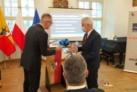 Leszno zwycięzcą Grunt na medal 2021 w województwie wielkopolskim, wręczenie odznaczenia w Ratuszu (photo)