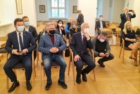 Leszno zwycięzcą Grunt na medal 2021 w województwie wielkopolskim, wręczenie odznaczenia w Ratuszu (photo)