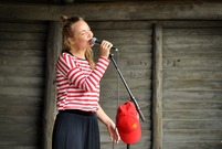  (photo)