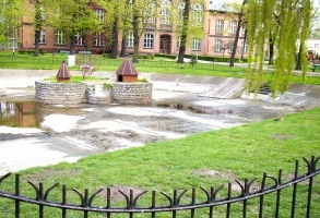 Zdjęcie, Płytsze stawy, nowa fontanna, więcej zieleni