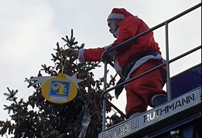 Zdjęcie, Wspólne ubieranie miejskiej choinki