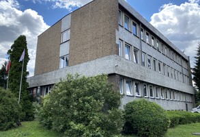 budynek Urzędu Miasta Leszna przy ul. K. Karasia 15
