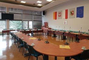 Pusta sala sesyjna przy ul. K. Karasia 15